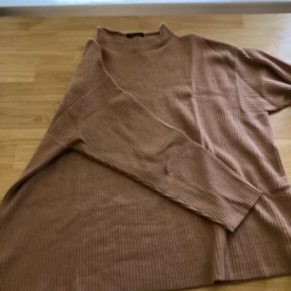 Italian Cashmere Funnel Neck Top, L - Picture 6 of 8